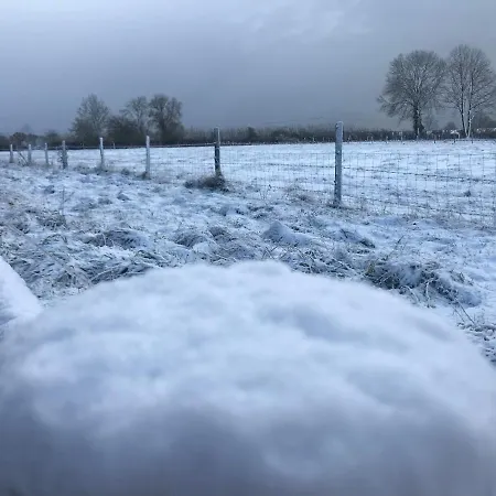 Oda ve Kahvaltı Les Mottes Gandelain