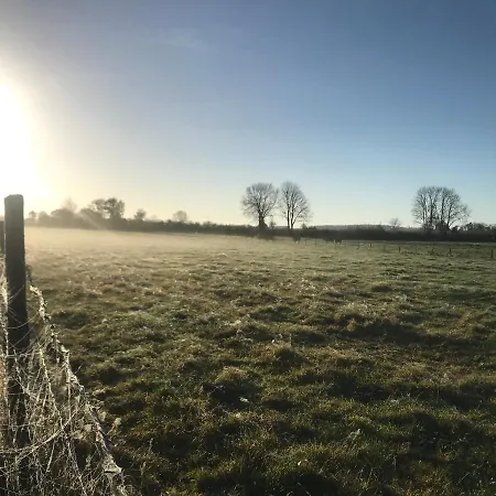 Les Mottes Nocleg ze śniadaniem Gandelain